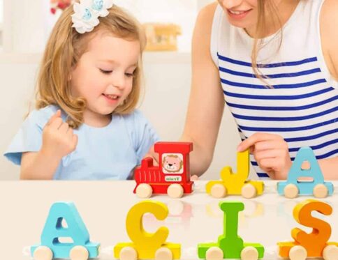 Jouet de train de lettres