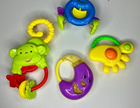 ensemble de 6 Hochets en plastique